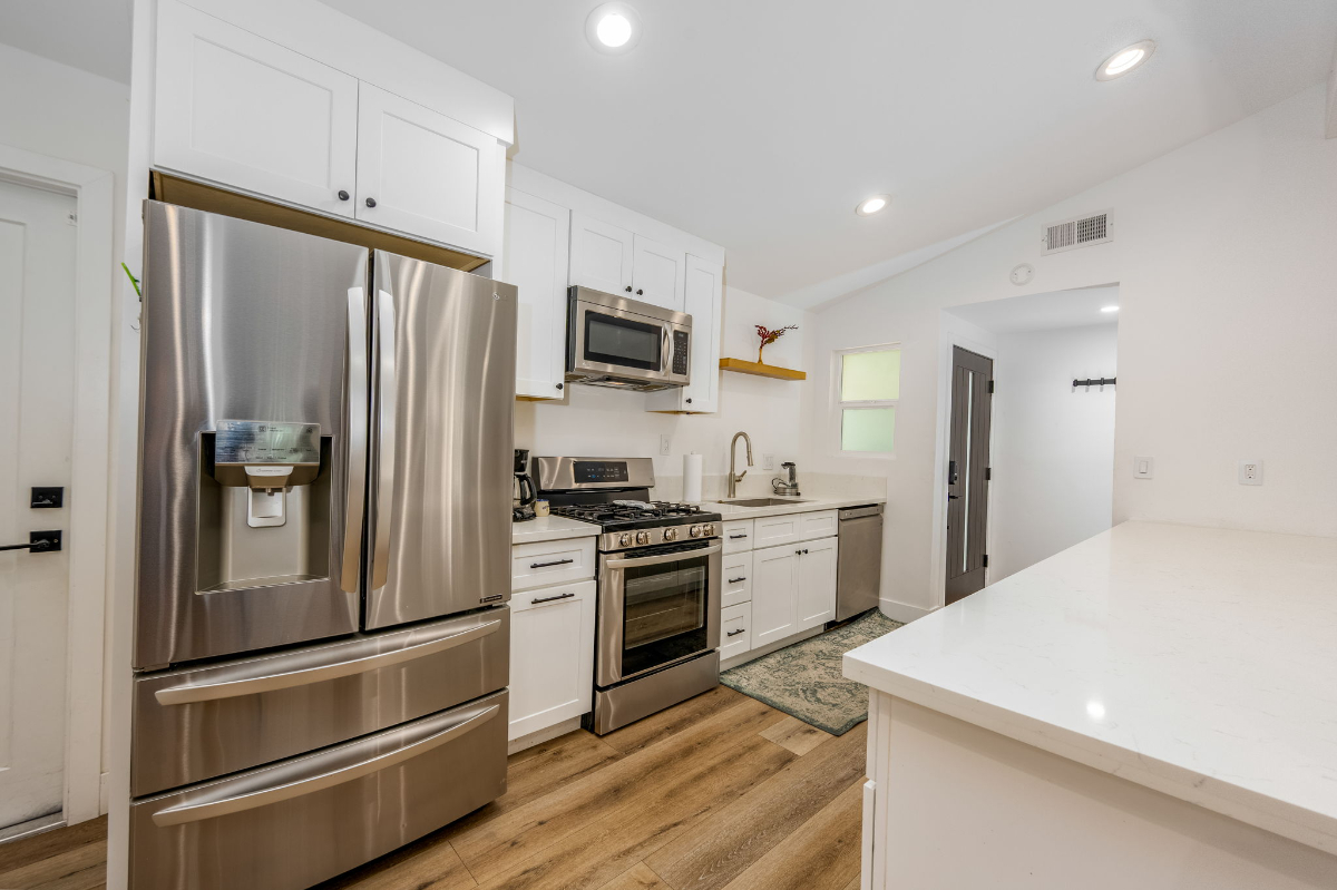 Cozy & Modern Home -Central San Diego - Photo 5