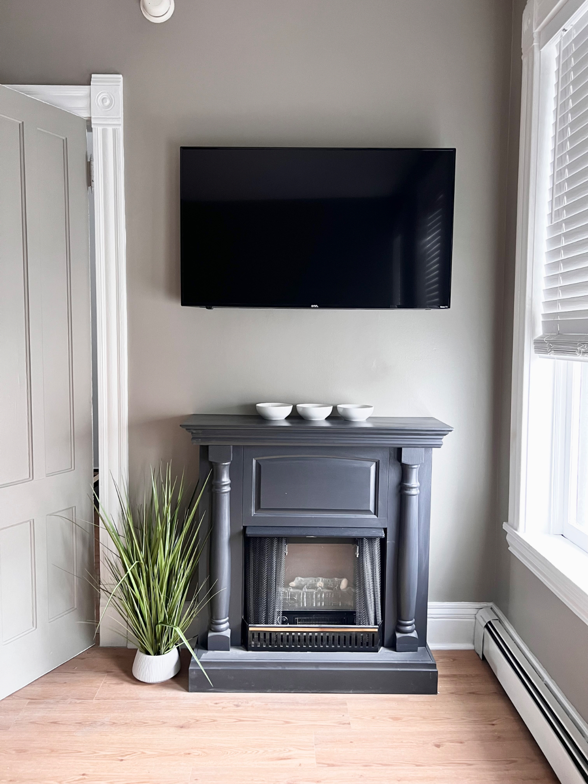 Urban Oasis Beautifully Renovated Downtown Apt With Private Parking - Photo 3