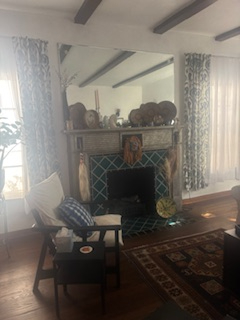 AMAZING 1930s Spanish Colonial Duplex - Spacious Front Unit for Rent - Photo 2