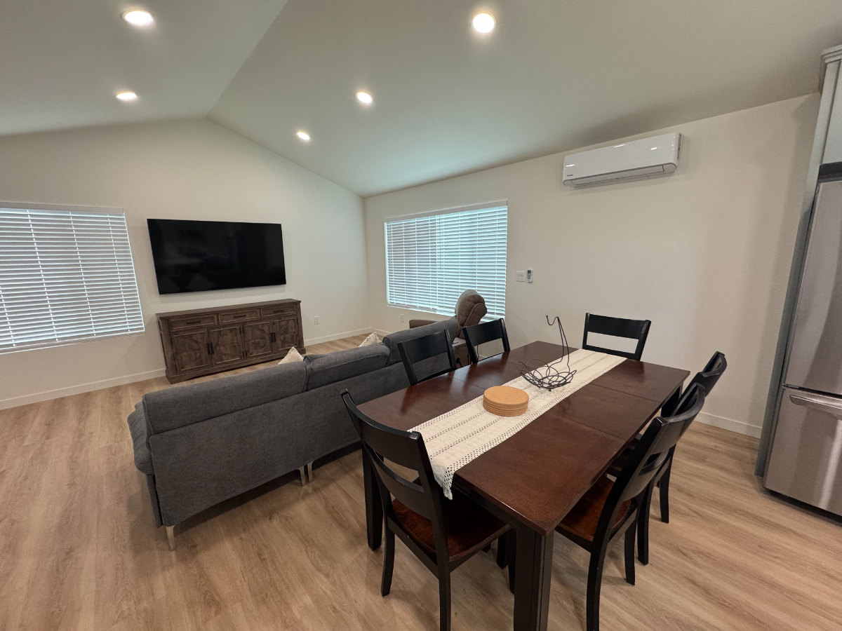 Entire 2BD2BH Guesthouse (Brand New) - Photo 3