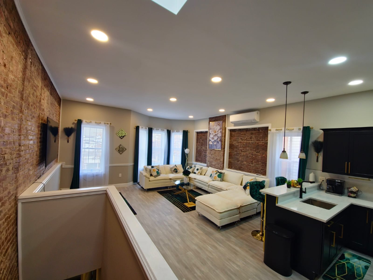 Private 3-Bdrm Apt w/ Private Entrance (Shared common areas)) - Photo 2
