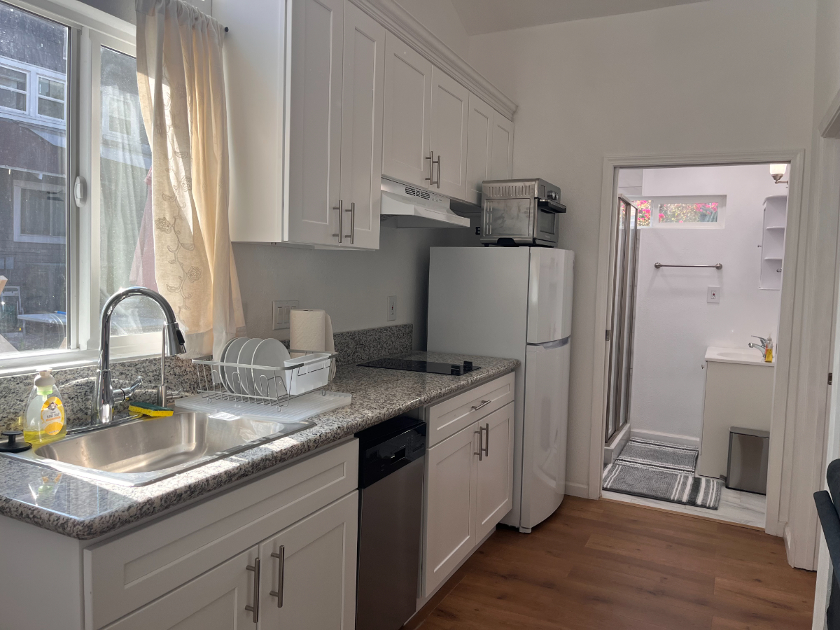 1BD ADU Whole Unit, Private, Safe, W/D, Utilities Included, Larchmont - Photo 2