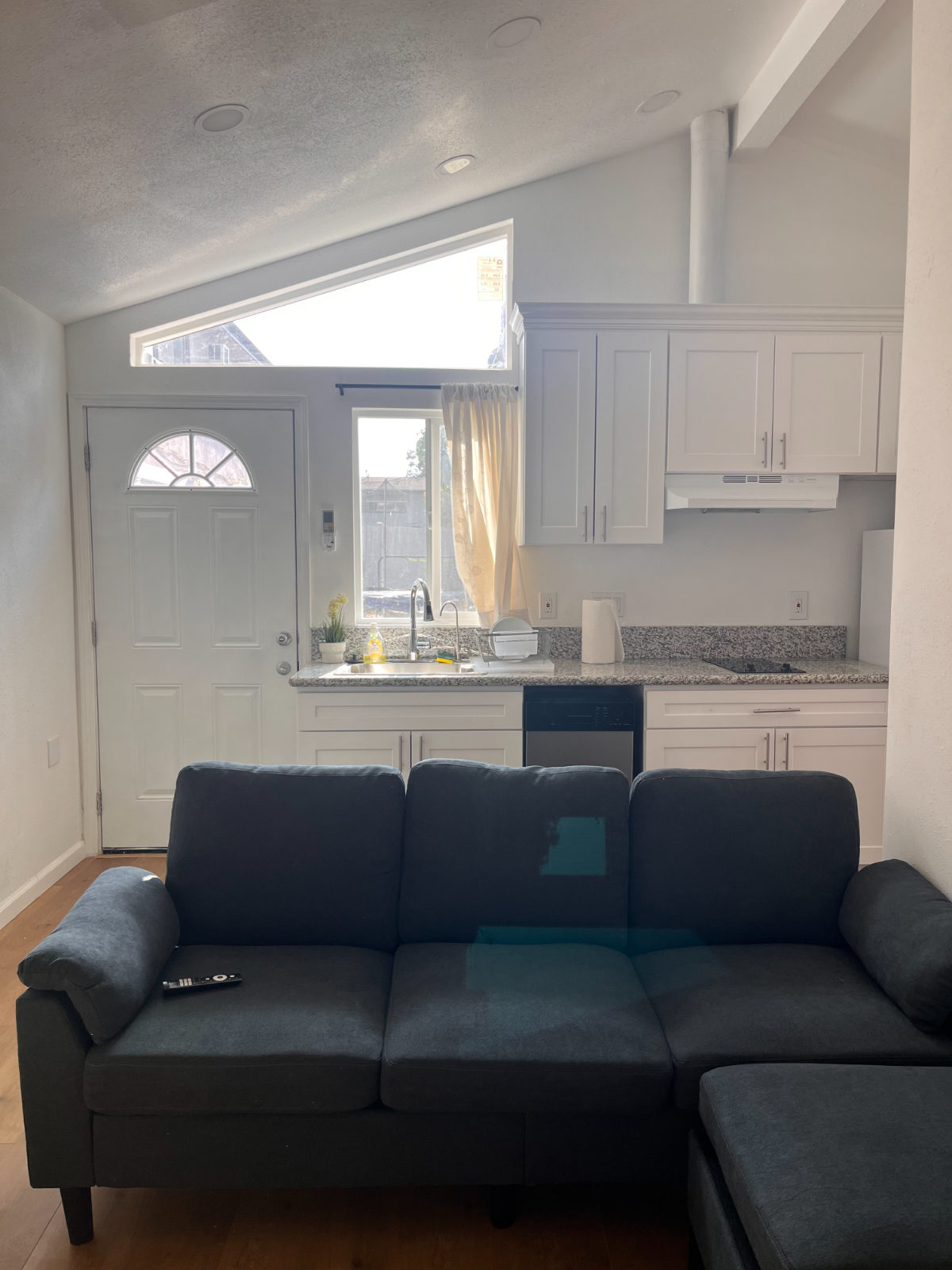1BD ADU Whole Unit, Private, Safe, W/D, Utilities Included, Larchmont - Photo 4
