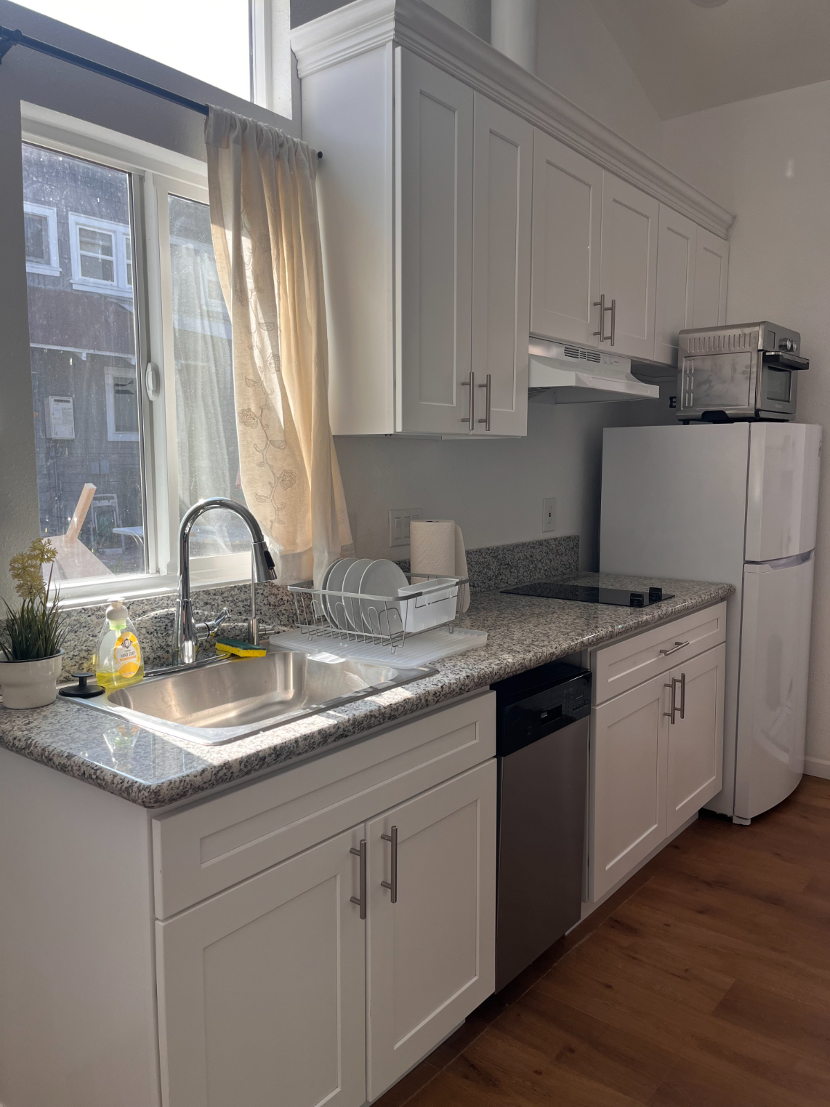 1BD ADU Whole Unit, Private, Safe, W/D, Utilities Included, Larchmont - Photo 6
