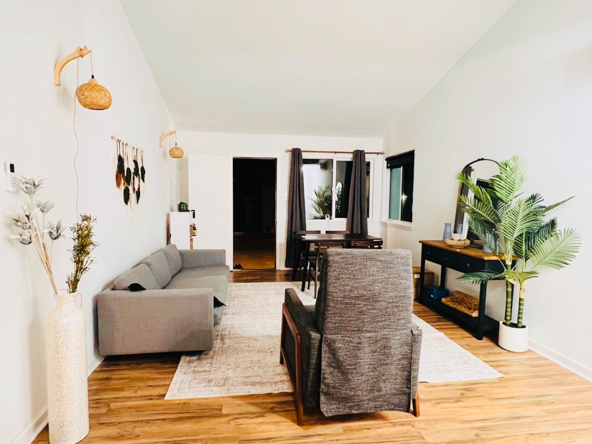 Modern 2BR Condo Near The Domain