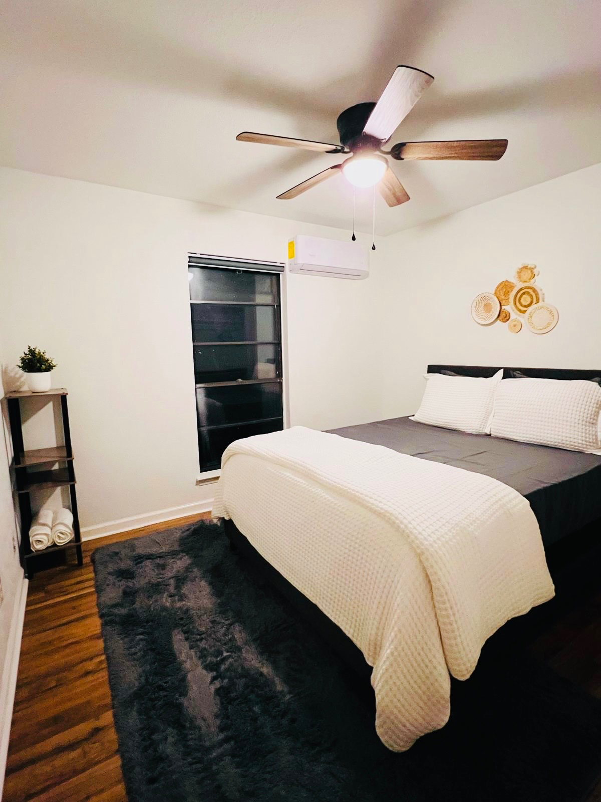 Modern 2BR Condo Near The Domain - Photo 4