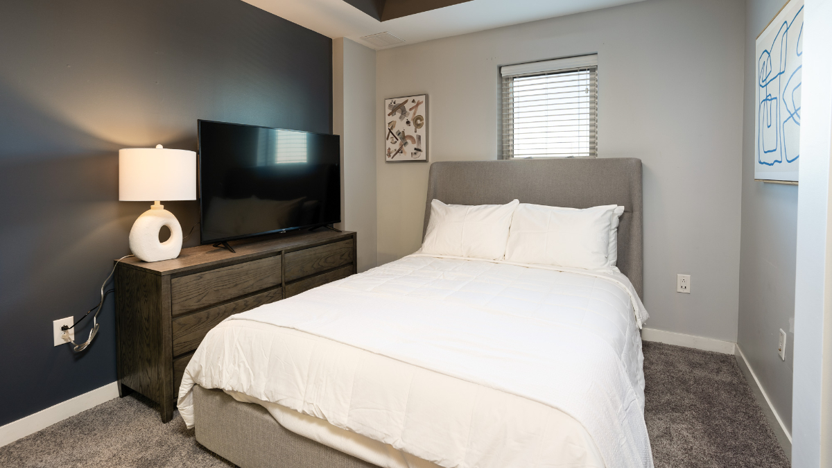 906 - Landing Furnished Apartments at 9 on Canal