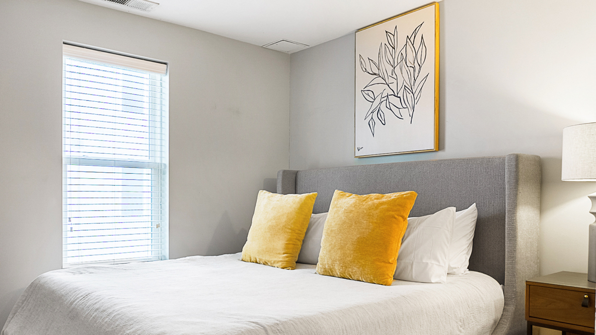 423 - Landing Furnished Apartments at 9 on Canal