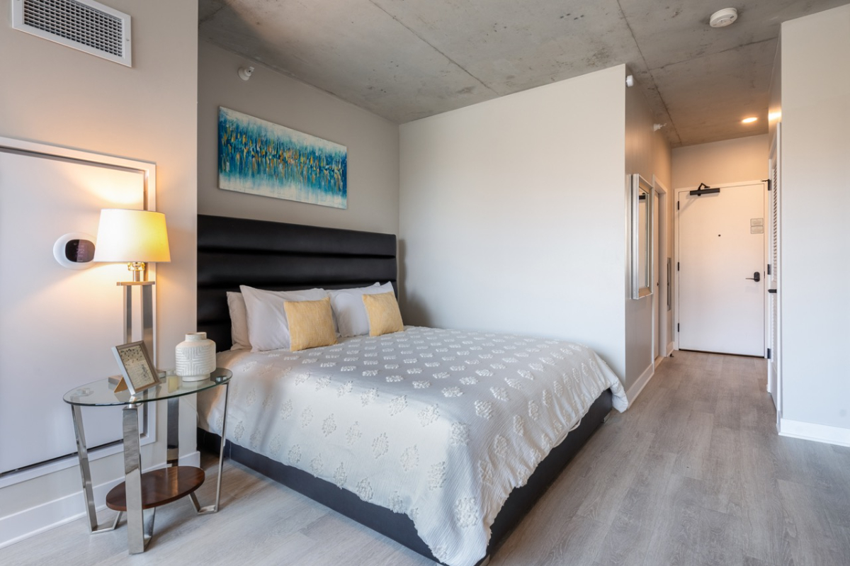 213 - Landing Furnished Apartments at Platform 4611