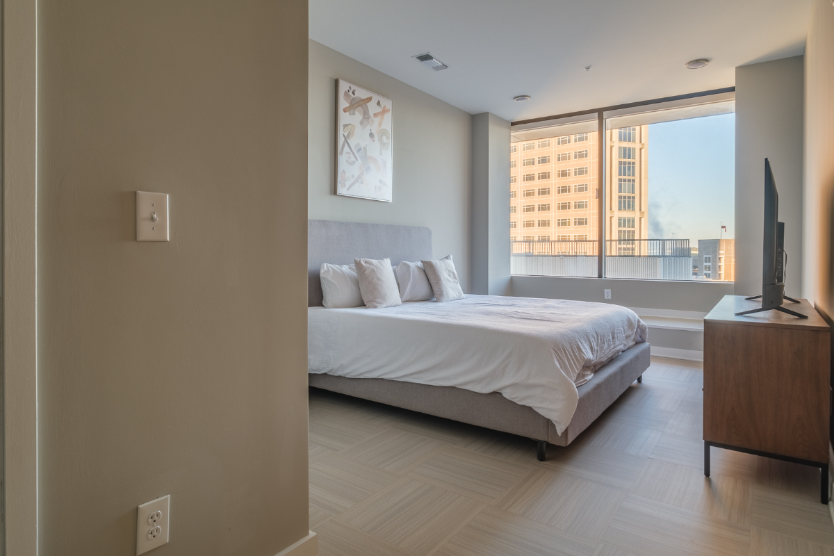 602 - Landing Furnished Apartments at The 600