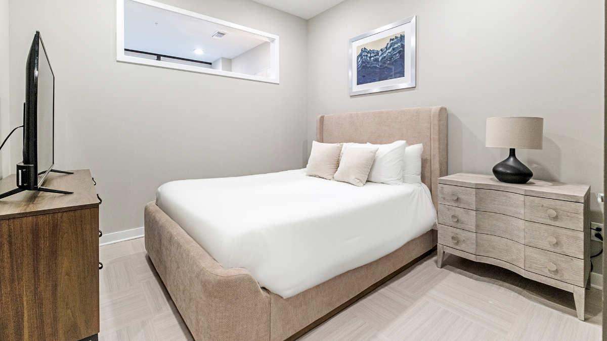 607 - Landing Furnished Apartments at The 600