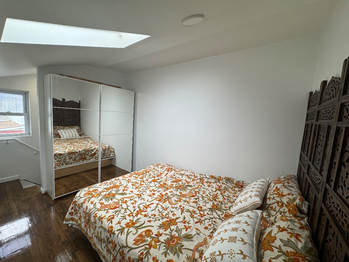 Sacred Oasis: Where the City Meets Serenity  Welcome to a charming furnished first-floor home in For - Photo 11