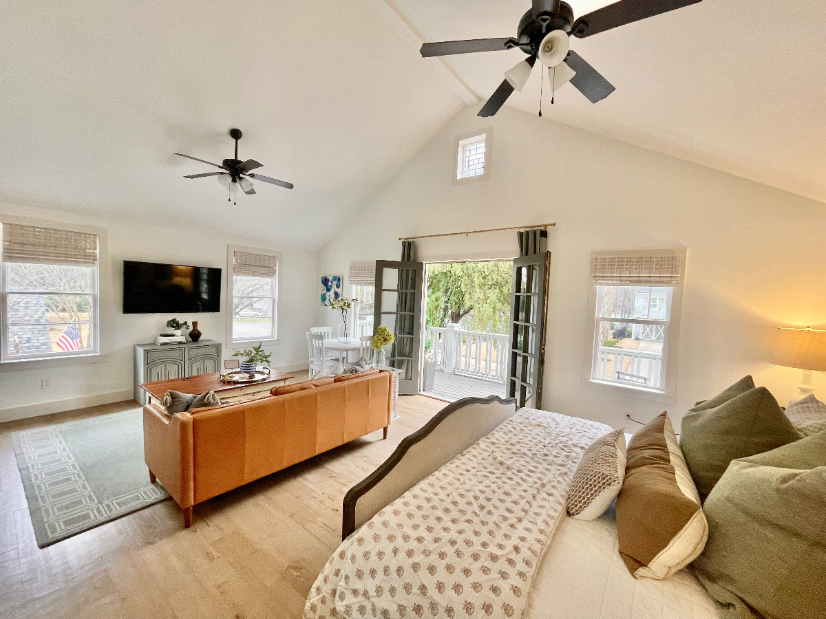 Historic downtown apartment - Photo 2