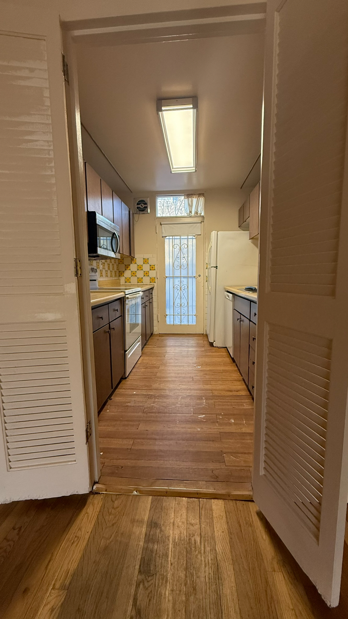 Ultimate Convenient Townhouse Located In Washington DC Location Awaits You in Our Updated 2BR Townho - Photo 6