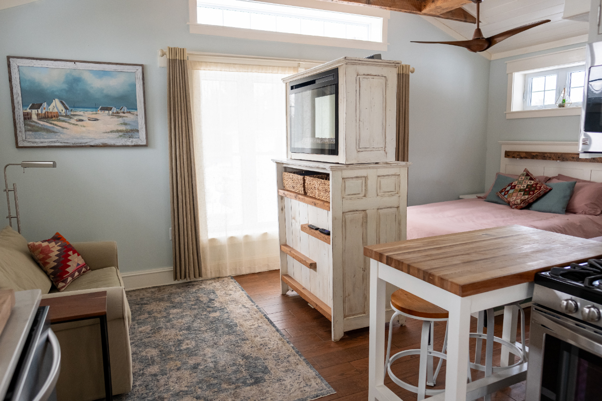 Close to the City with a Farmhouse Feel - Photo 7