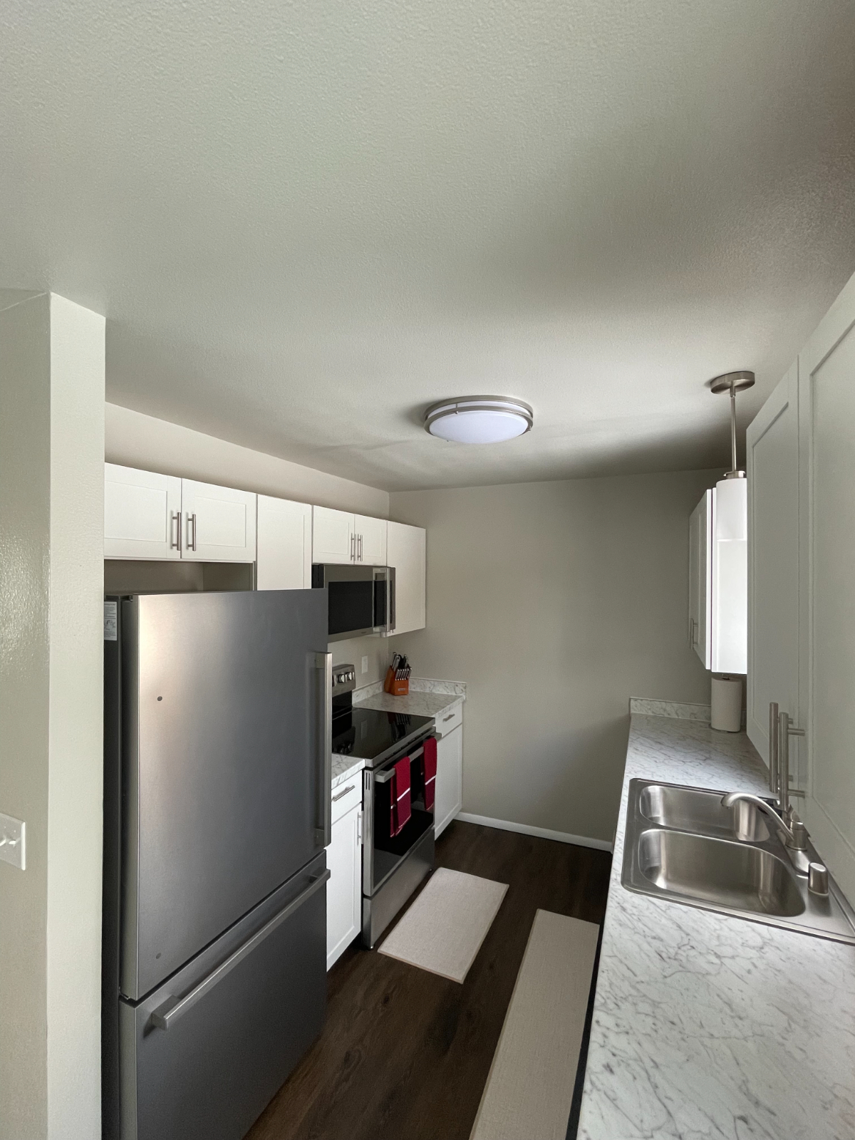 East 66th  Unit 2 - Photo 3