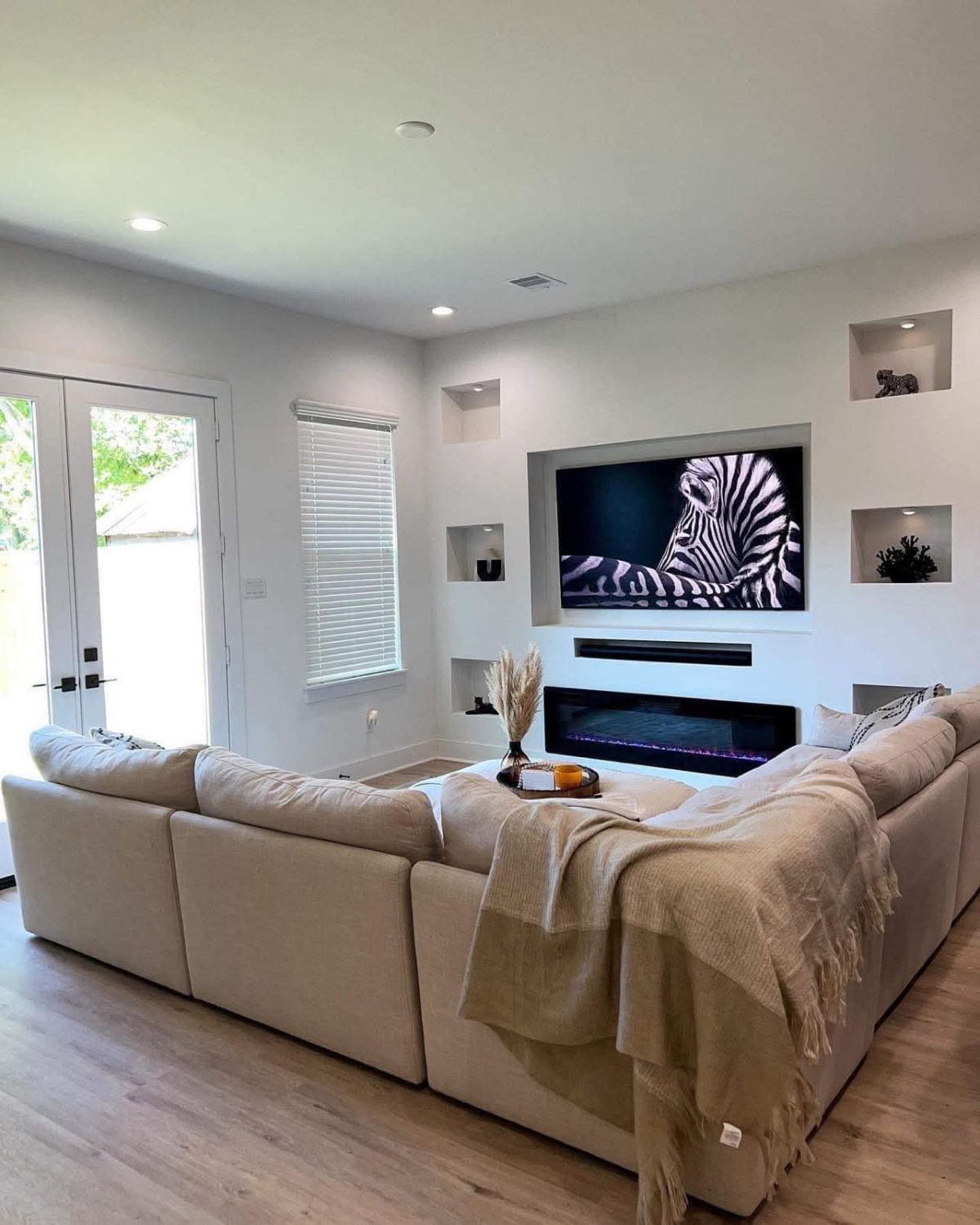 Chic 1-Bedroom Retreat - 5 minutes from downtown, 10 minutes from medical center