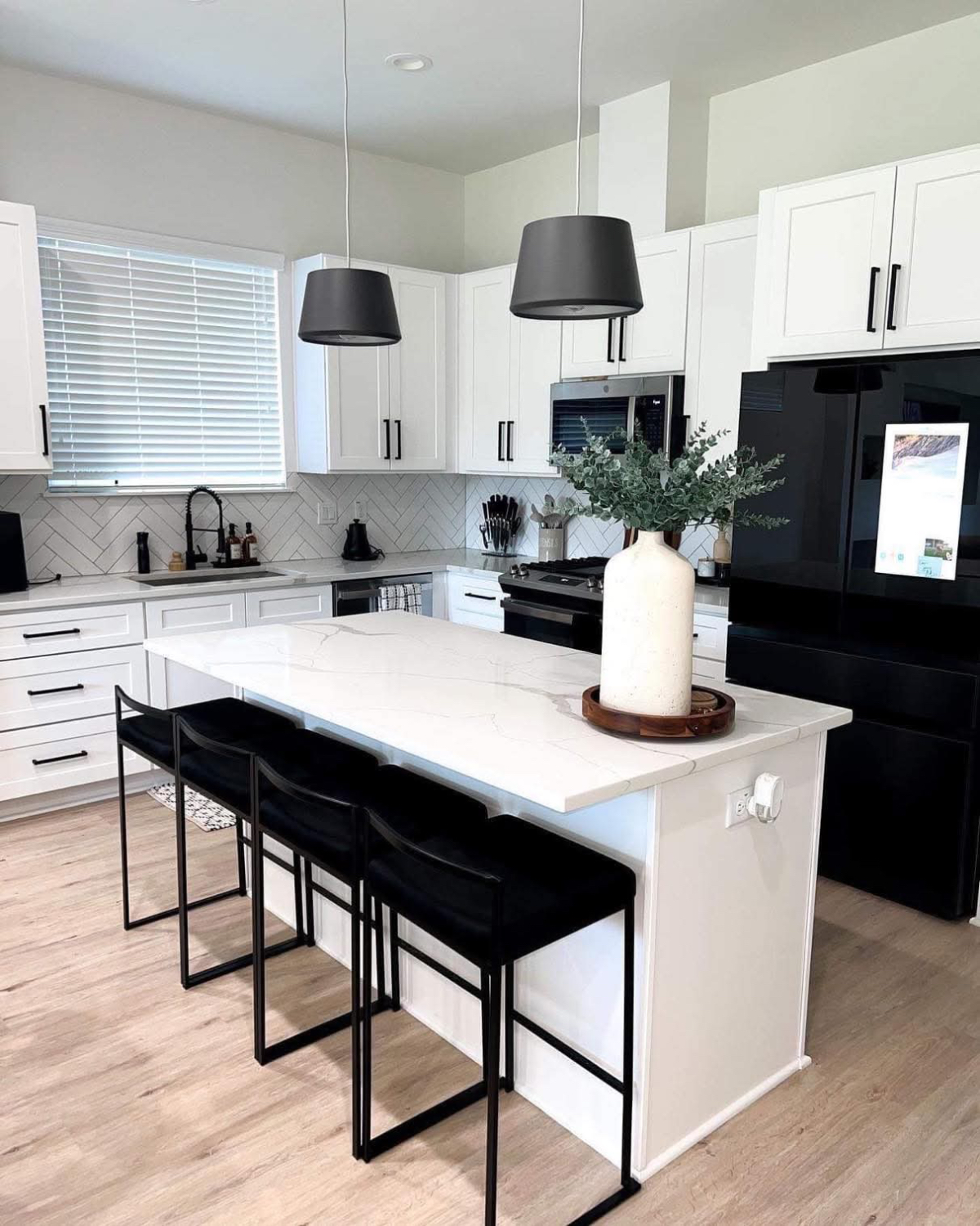 Chic 1-Bedroom Retreat - 5 minutes from downtown, 10 minutes from medical center - Photo 7