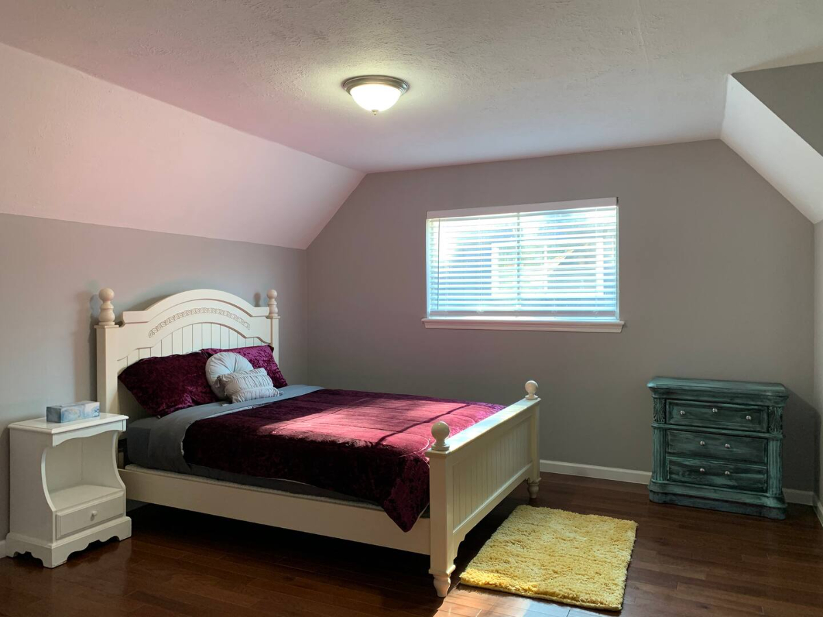 Beautiful 4 Bedroom and 3.5 Baths - Photo 1