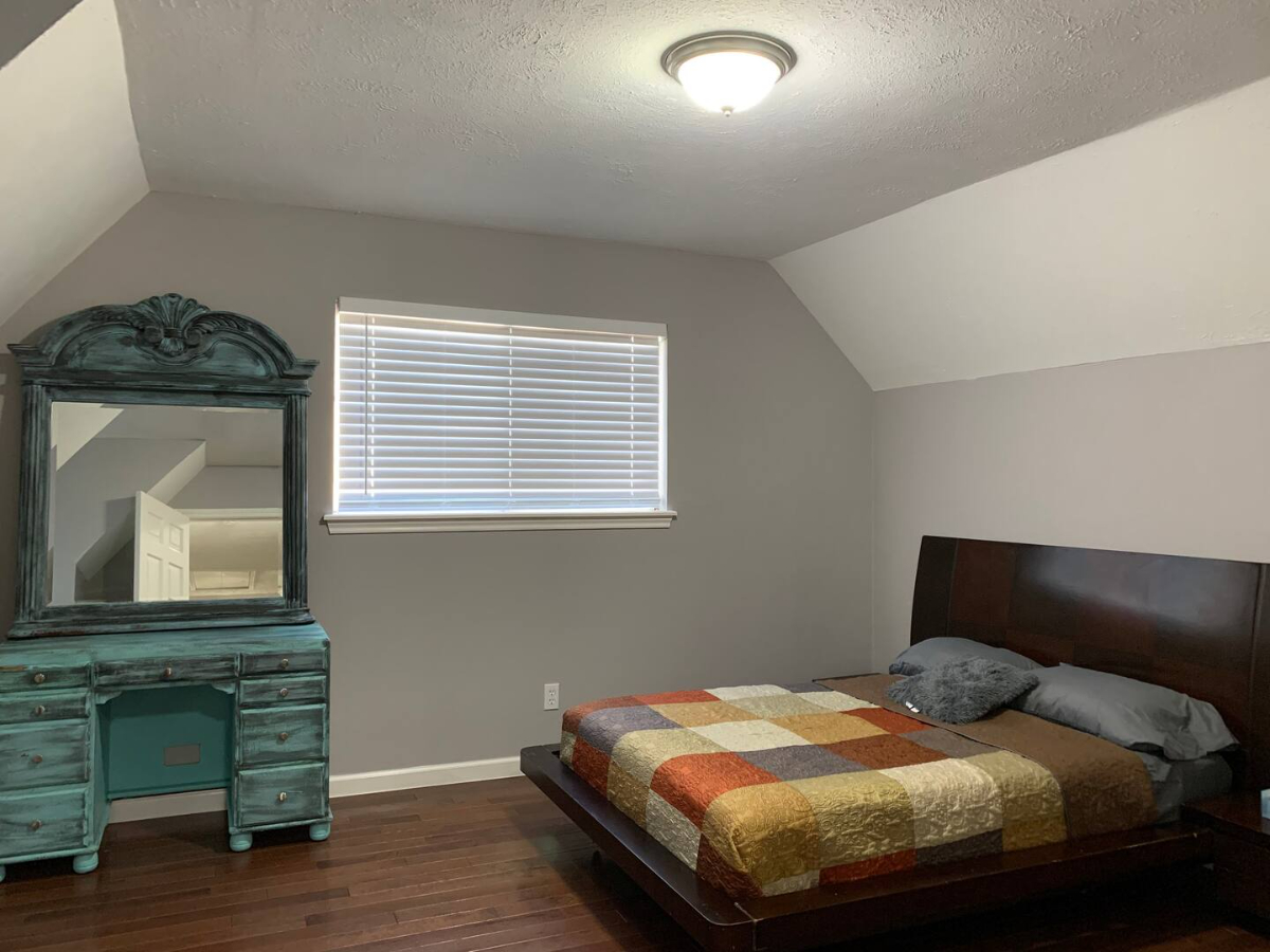 Beautiful 4 Bedroom and 3.5 Baths - Photo 3