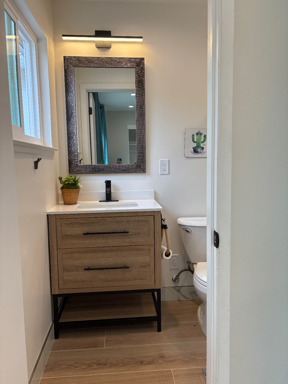 Private Entrance-master bedroom in Evergreen neighborhood - Photo 6