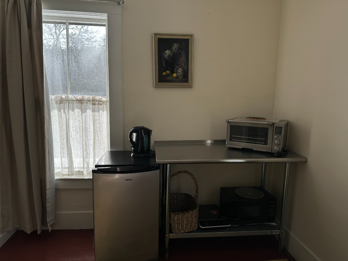 Two-room suite overlooking river near Brattleboro, VT - Photo 7