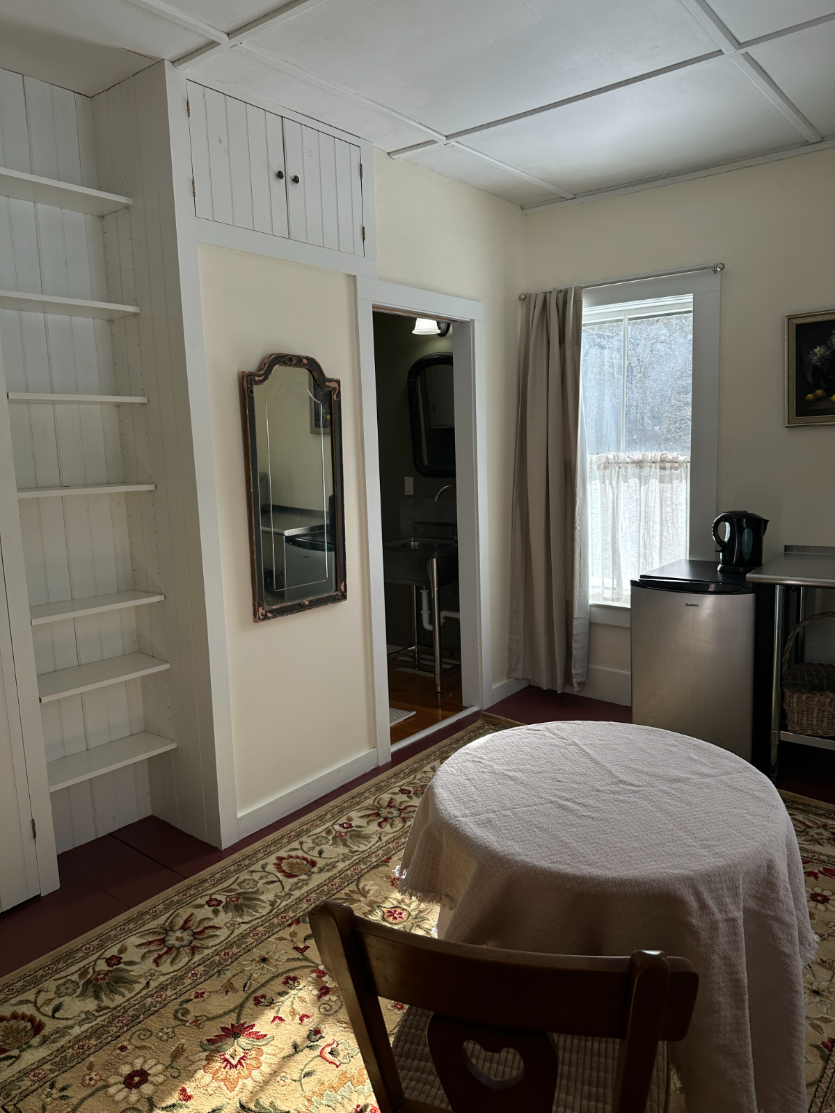 Two-room suite overlooking river near Brattleboro, VT - Photo 10