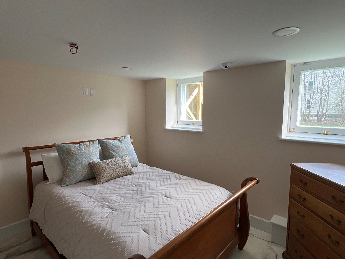 Modern Comfort in Spacious Barre Bedroom