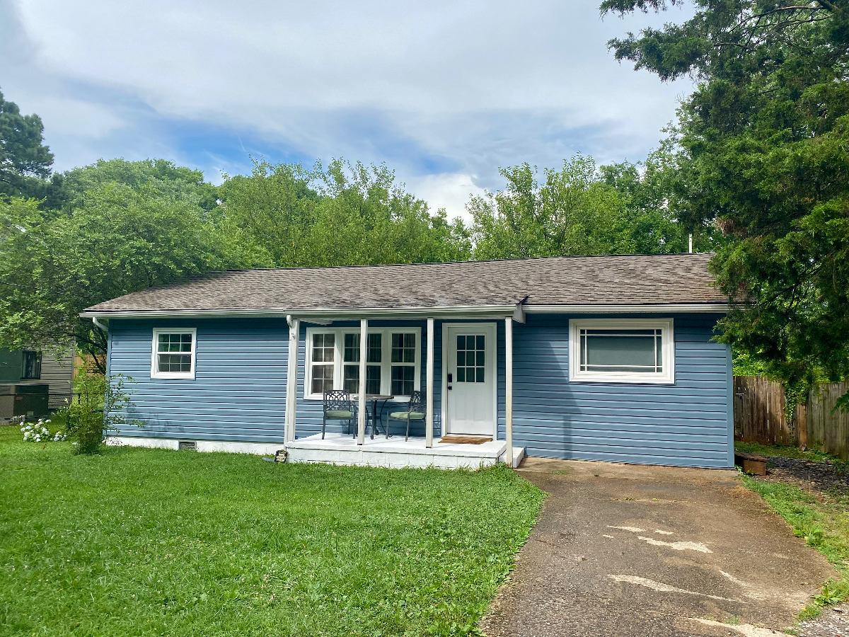 2 Bedrooms/1 Bath in 3 Bed/2 Bath House