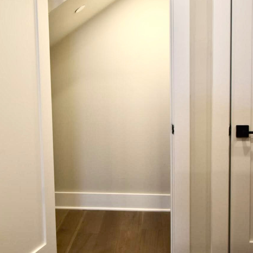Modern Apartment with Parking/ Prime Location - Photo 7