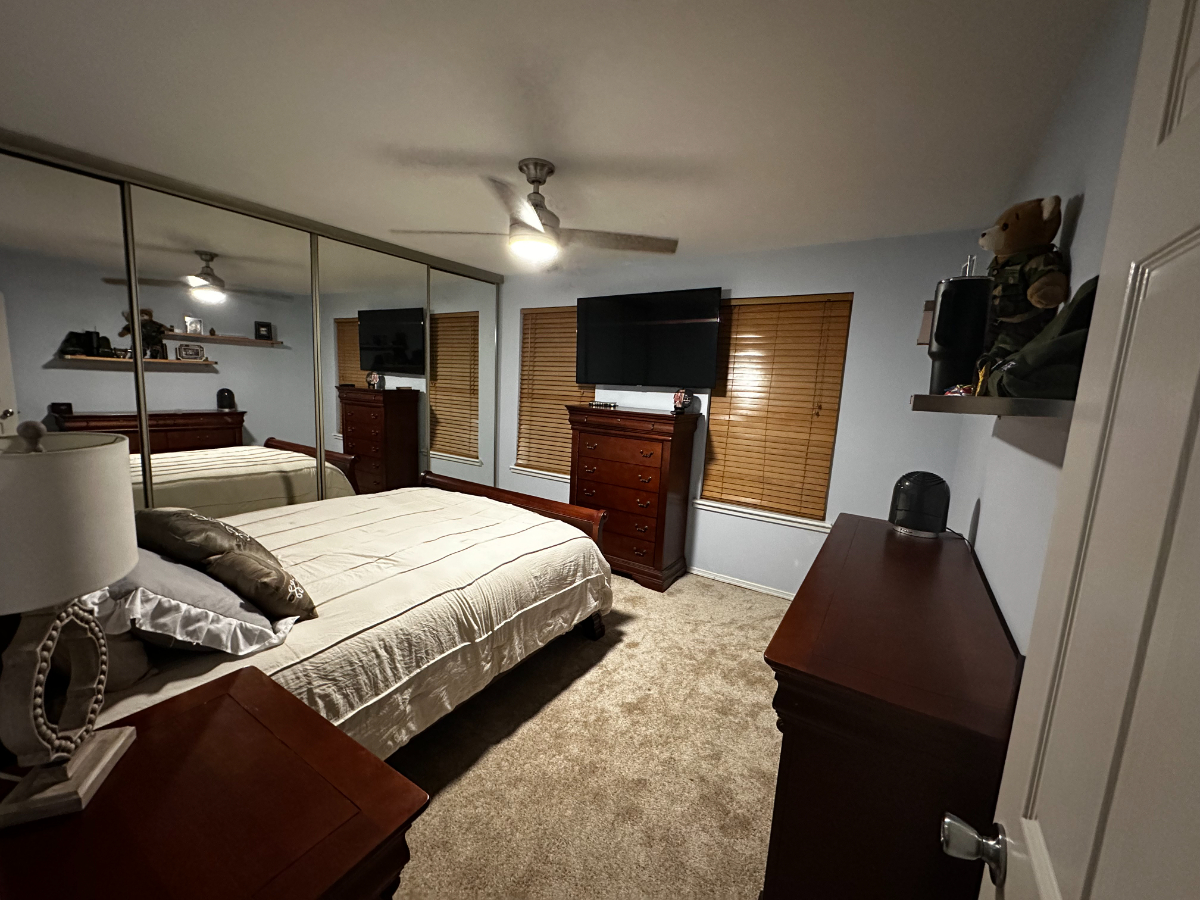 Saint Charles Gem - Serene Private Retreat with Luxe Comforts & Unique Amenities Room 2