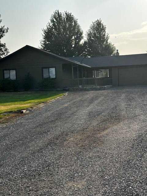 3 BRM /2 BA Spacious Newly Remodeled Home - Photo 2