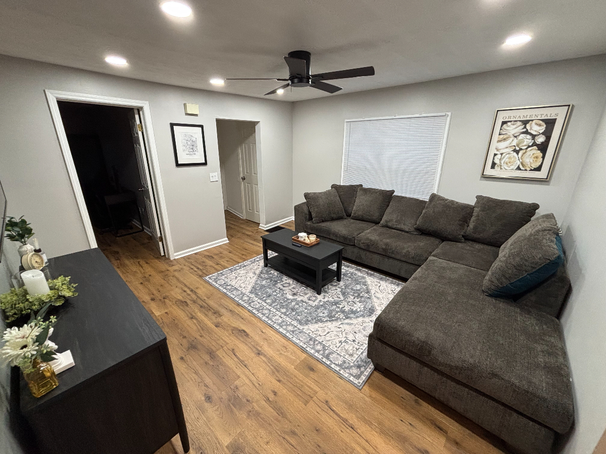 Cozy 2BR in Downtown Rochester - Photo 2