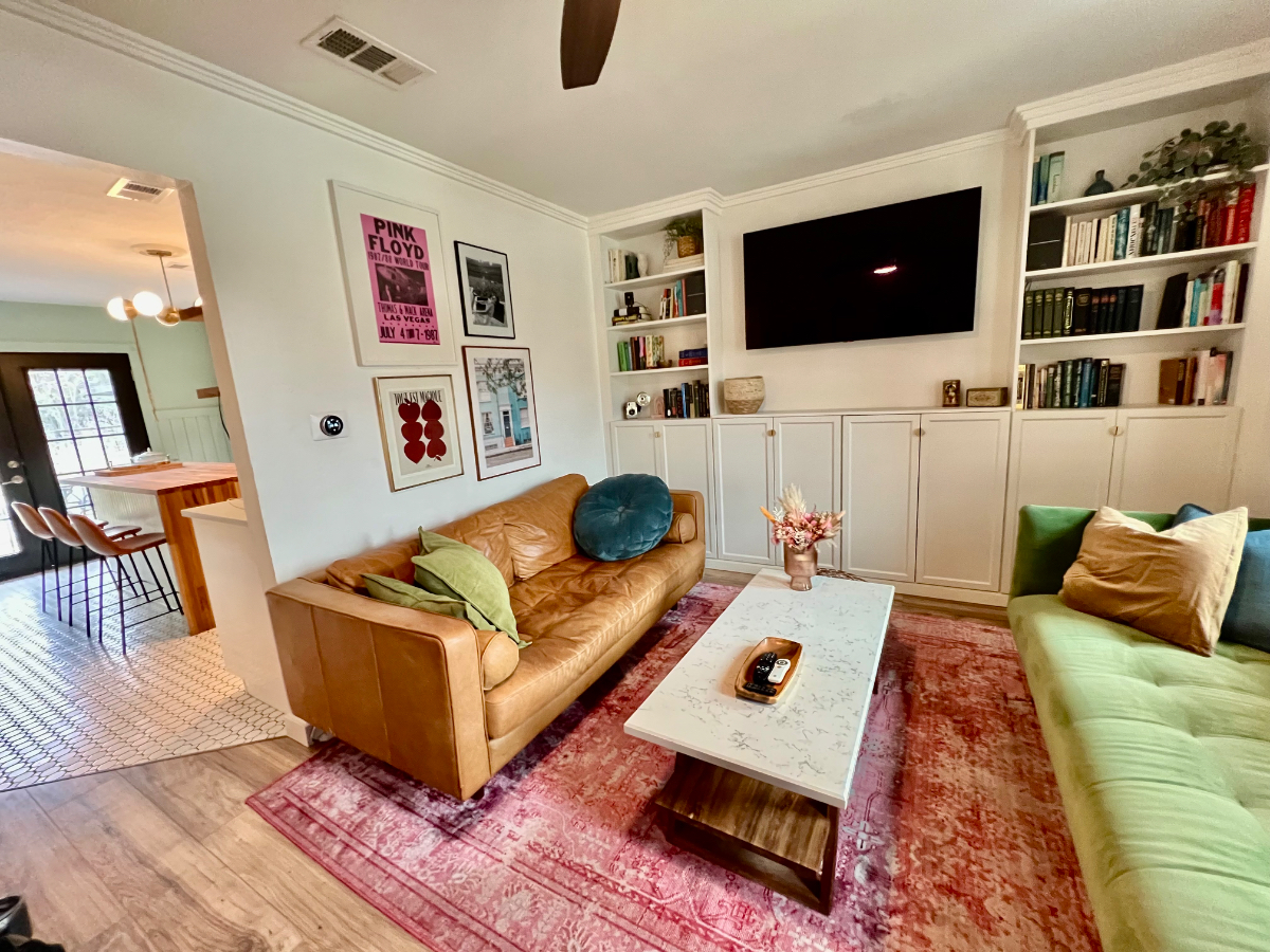 Cozy quiet East side oasis close to everything