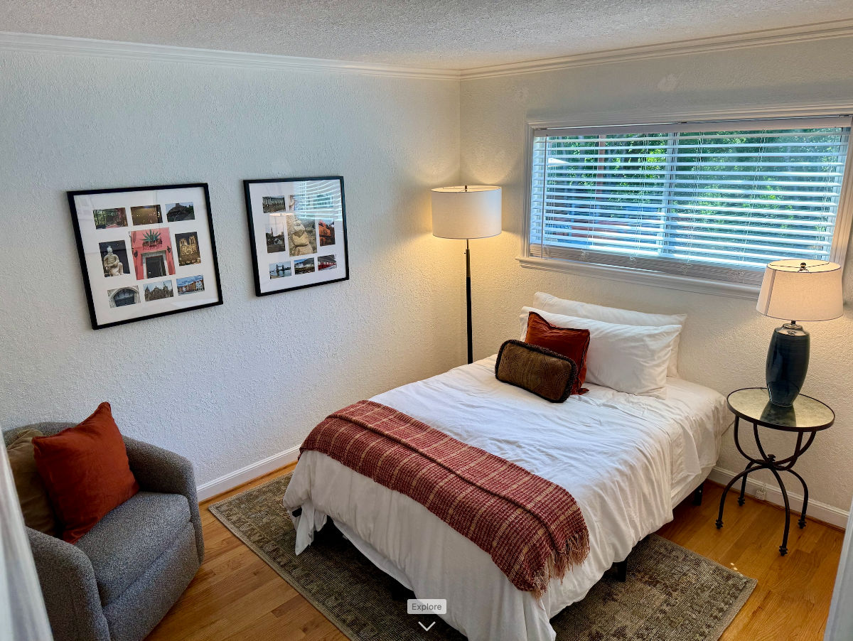 Valencia Room - Photo 1