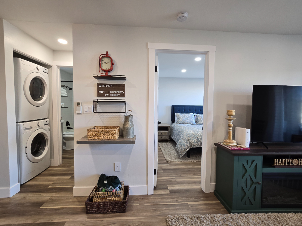 Private, Secure Oasis in the heart of SLC - Photo 5