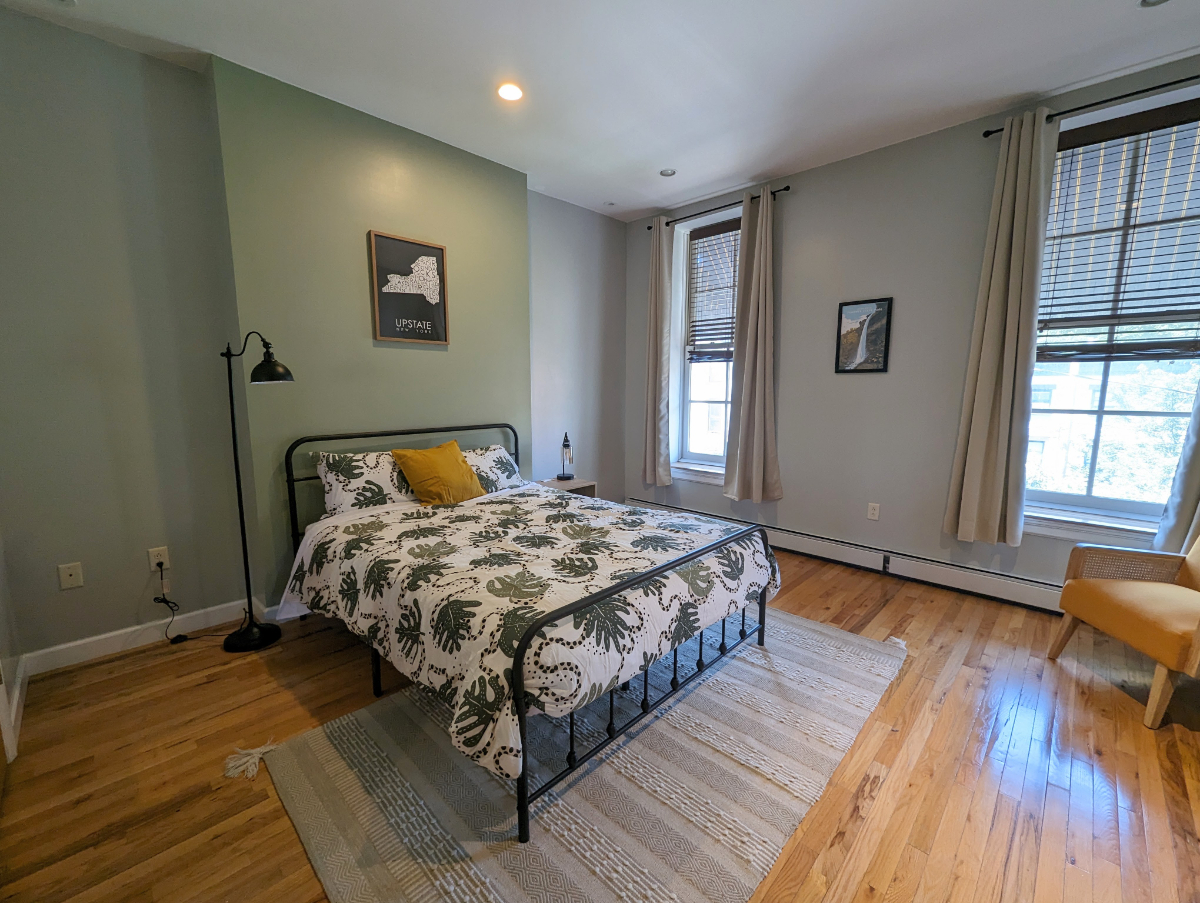 Spacious 2BR/1.5BA in Downtown Albany - Photo 8