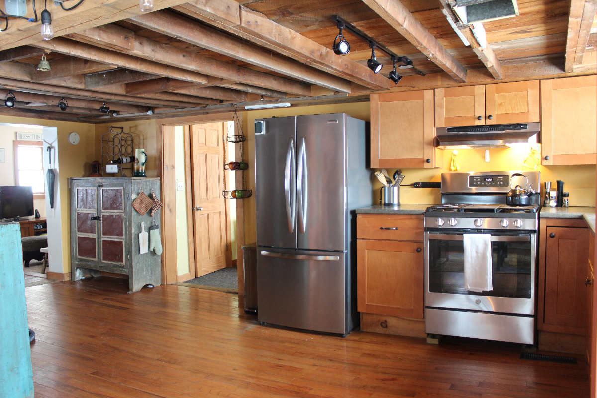 Quintessential Vermont Cottage - Photo 9