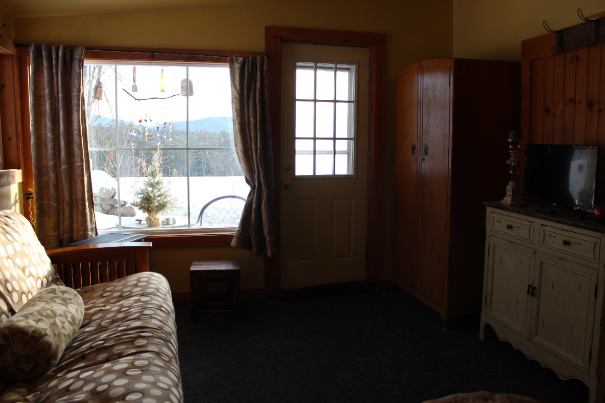 Quintessential Vermont Cottage - Photo 11