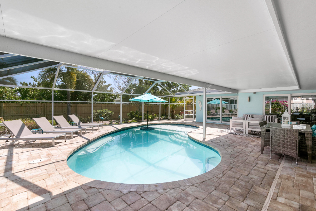 Pet Friendly w/Pool & Garden Views on Marco - Photo 3