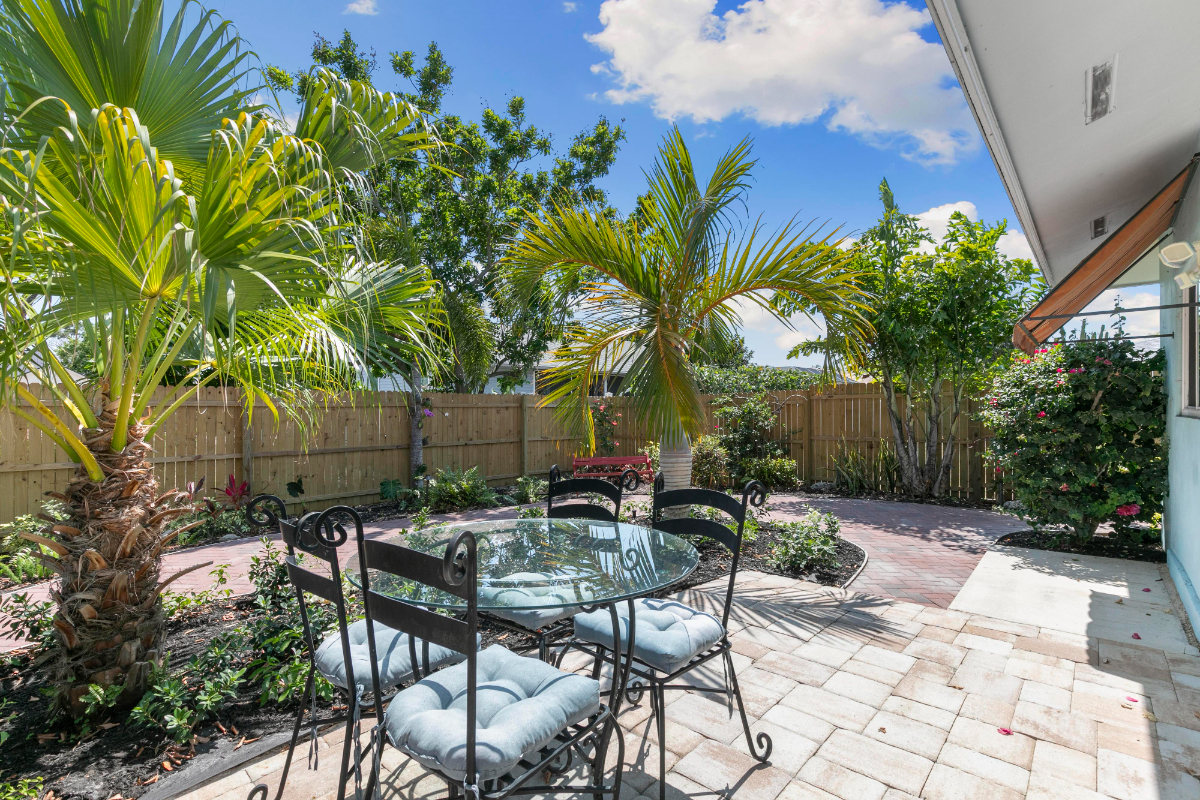 Pet Friendly w/Pool & Garden Views on Marco - Photo 6