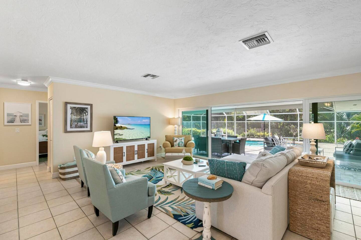 Pet Friendly w/Pool & Garden Views on Marco - Photo 2