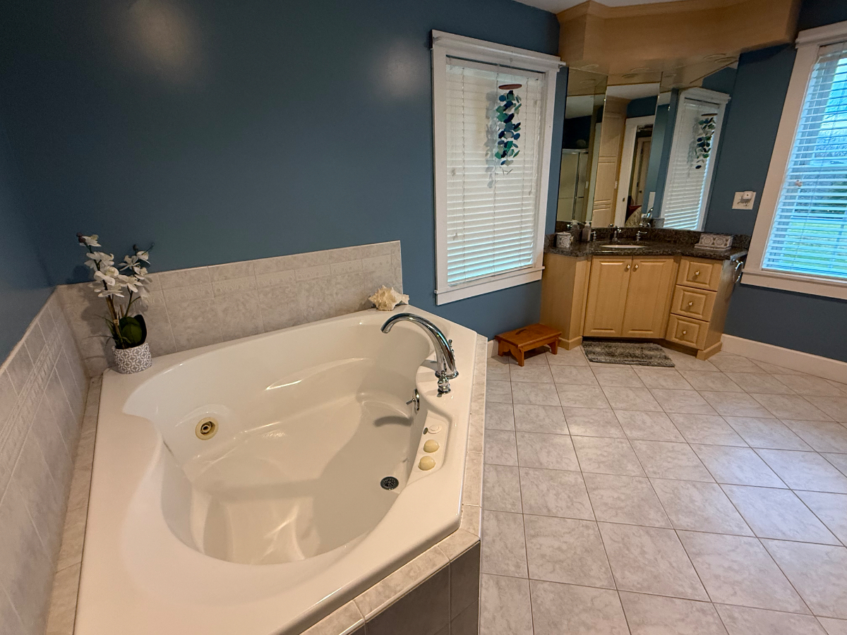 Beautiful Derby Home - Photo 12