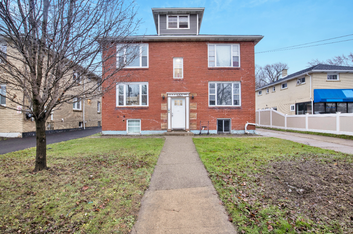 2 Bed by Bill Stadium (Many units available) - Photo 4