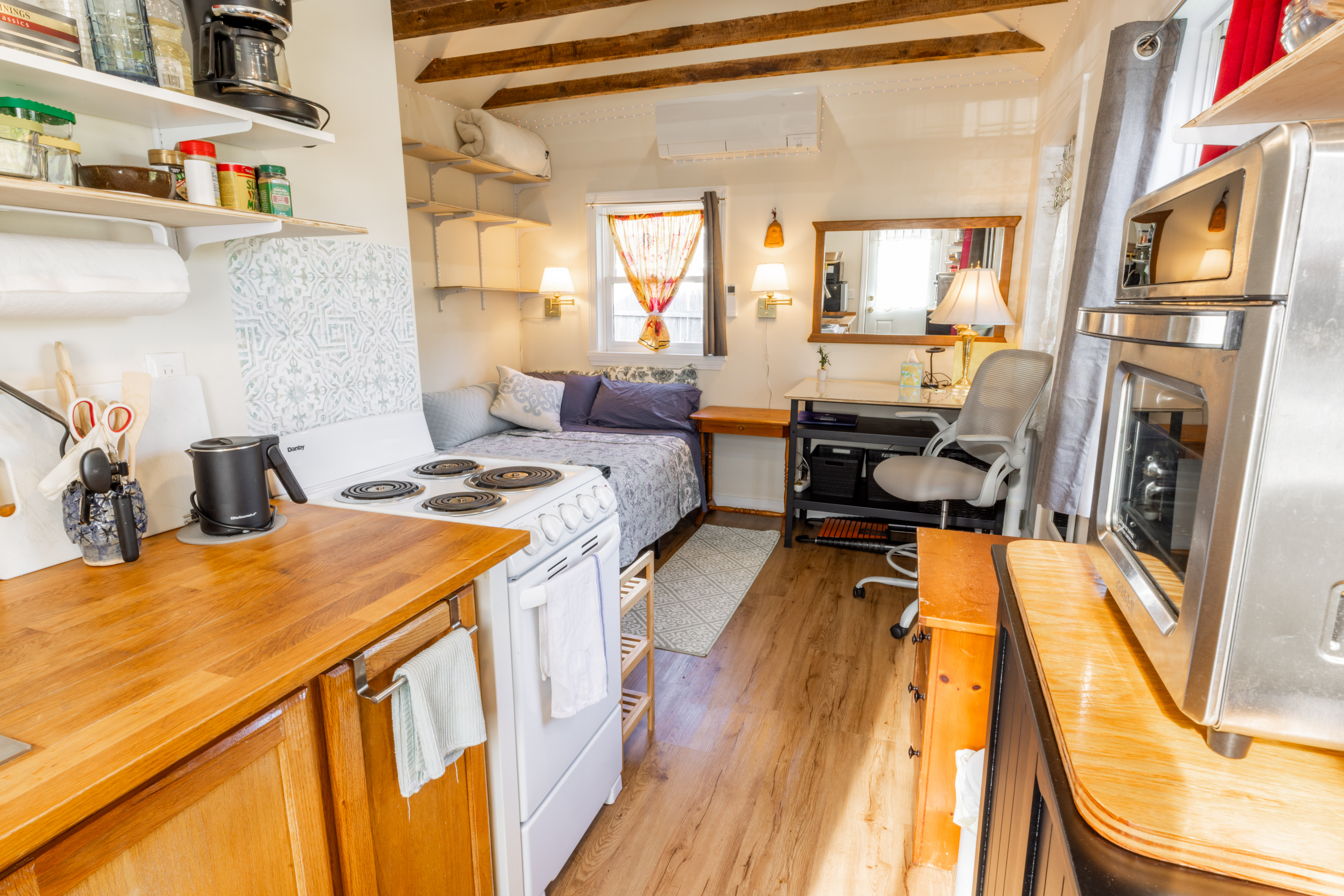 Tiny House "Sesame" in Burlington's Old North End - Photo 8