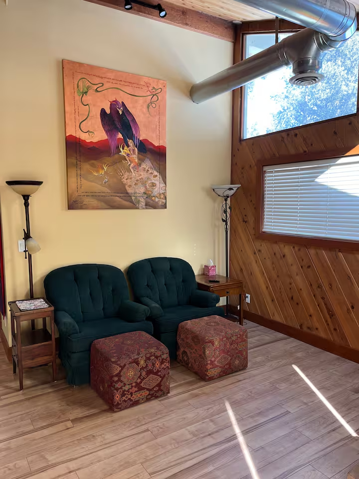 Beautiful One-Bedroom Apartment in Central Bend with All Amenities and Perfect Location - Photo 3