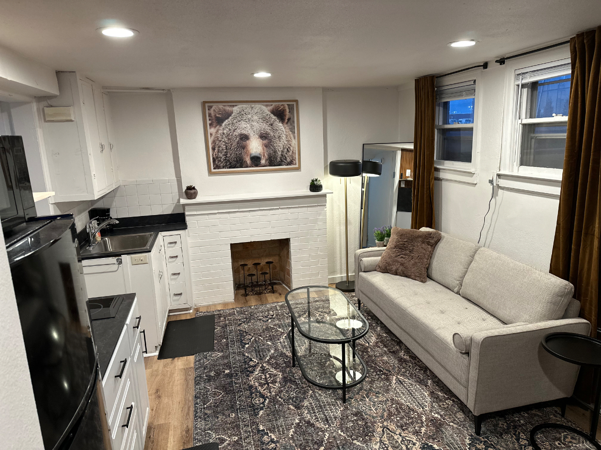 The Nook - Quaint, Cozy, & Central - Studio w/ Free W/D Access in Avenues - Photo 5
