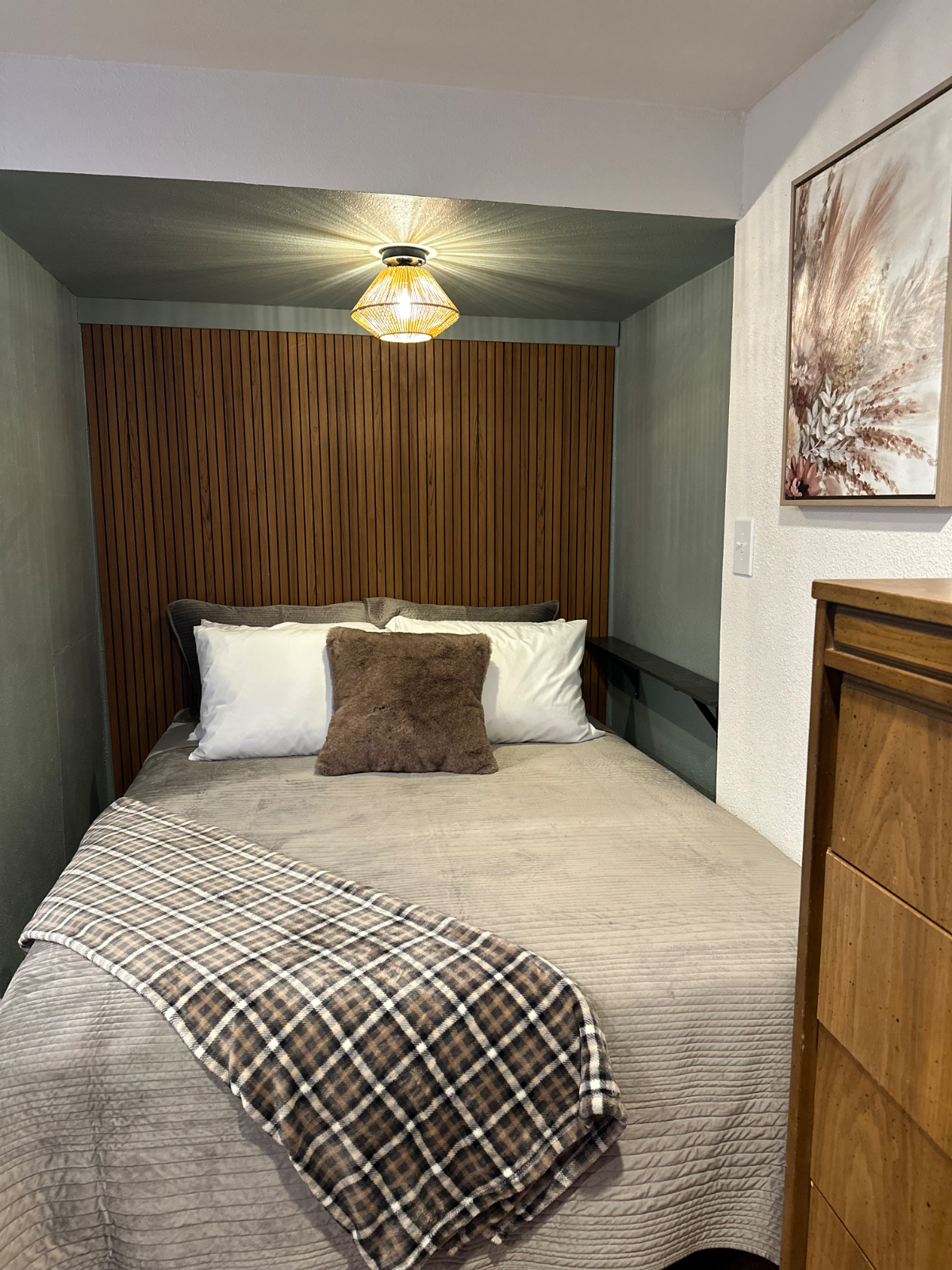 The Nook - Quaint, Cozy, & Central - Studio w/ Free W/D Access in Avenues - Photo 1