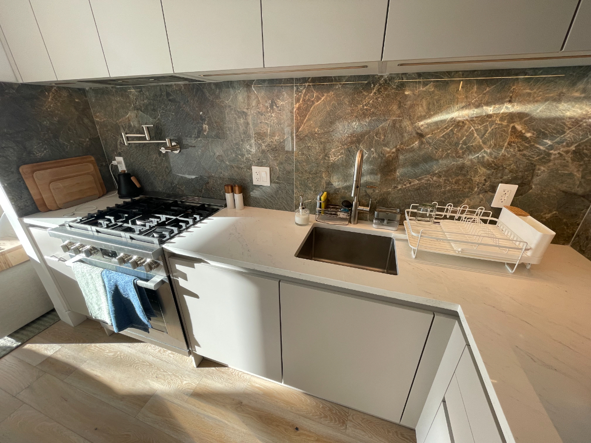 Brooklyn Modern 2BR Penthouse Condo with Luxe Comforts in Clinton Hill - Photo 6