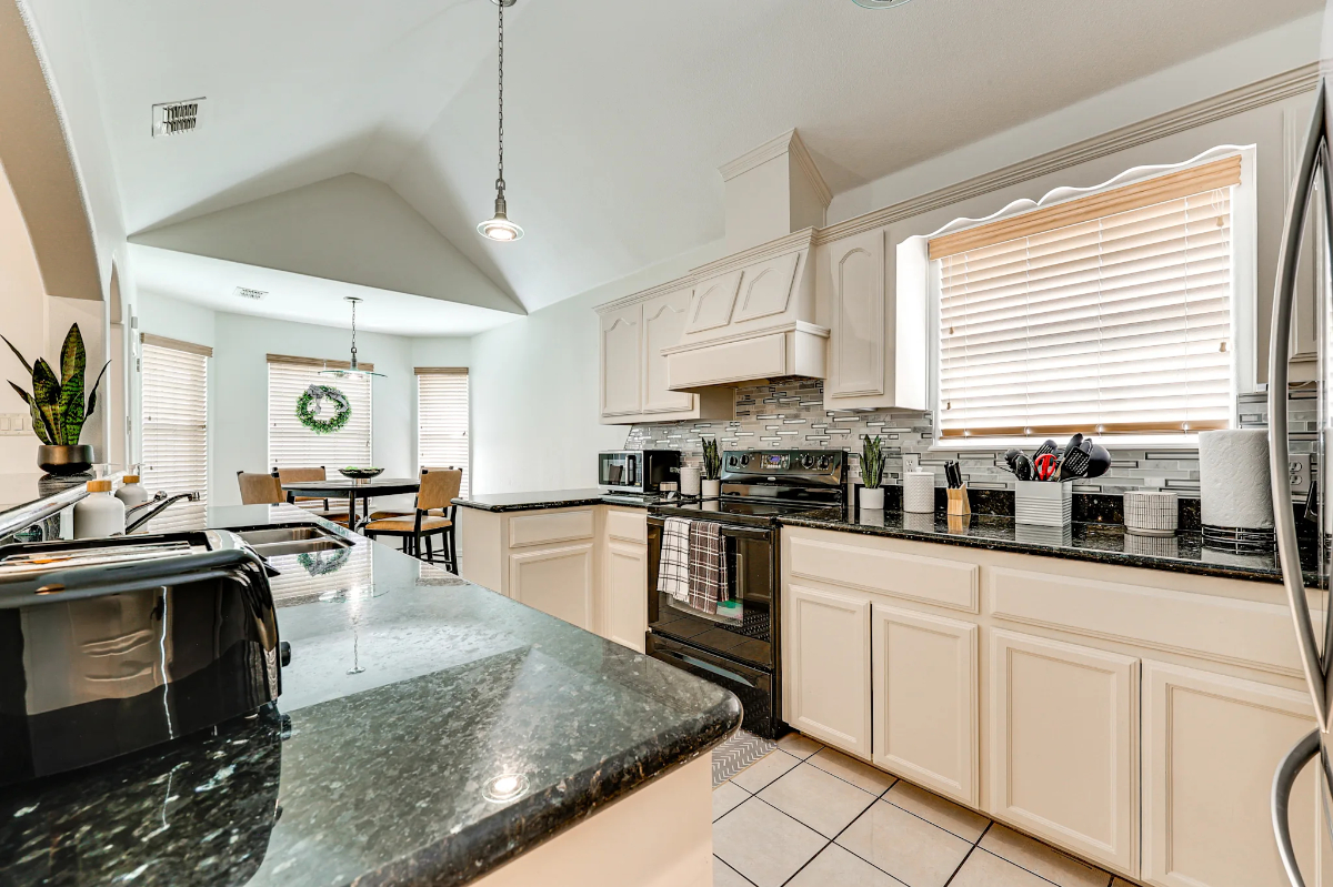 Charming Retreat--Spacious 3-Bedroom Home with Modern Comforts, Pet-Friendly & Ideally Located - Photo 7